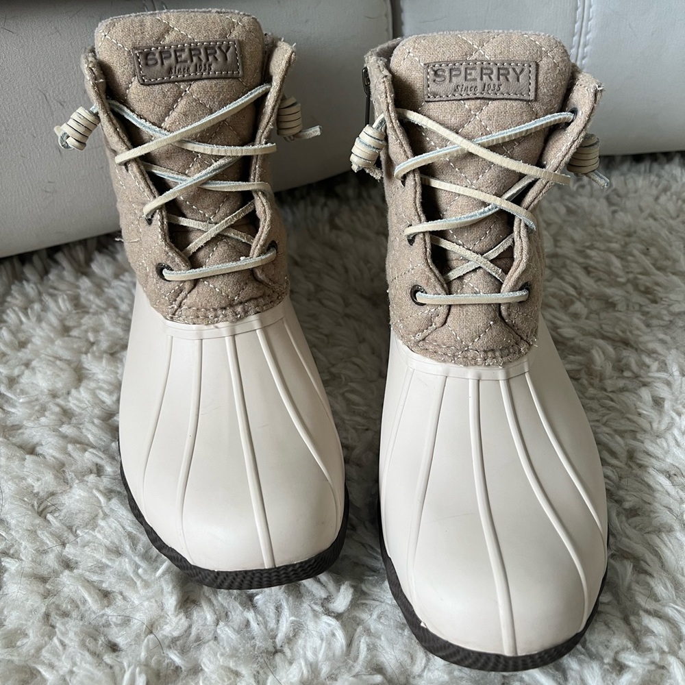 Sperry Saltwater Waterproof Duck Boots in Oyster/Oat